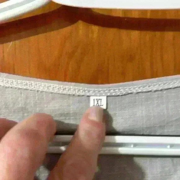 Gray blouse size one XL. - Picture 2 of 3